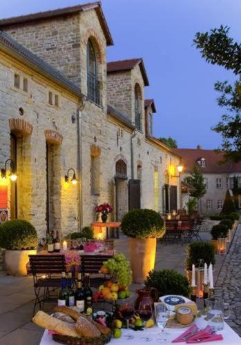 Hotel Burg Wanzleben Buitenkant foto
